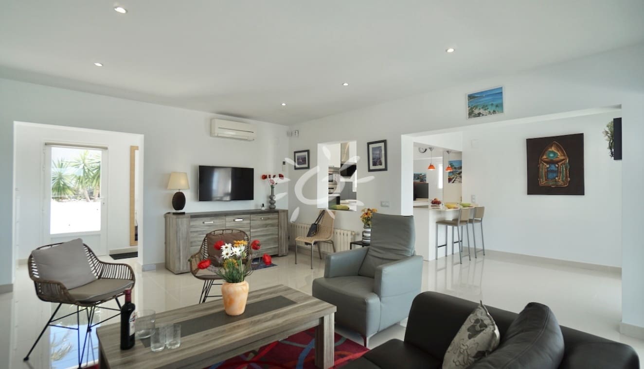 5 bedroom Villa for sale in Moraira with pool - € 2,390,000 (Ref: 9858428)