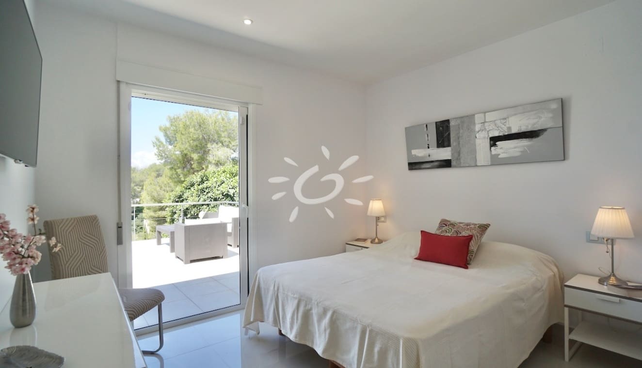 5 bedroom Villa for sale in Moraira with pool - € 2,390,000 (Ref: 9858428)