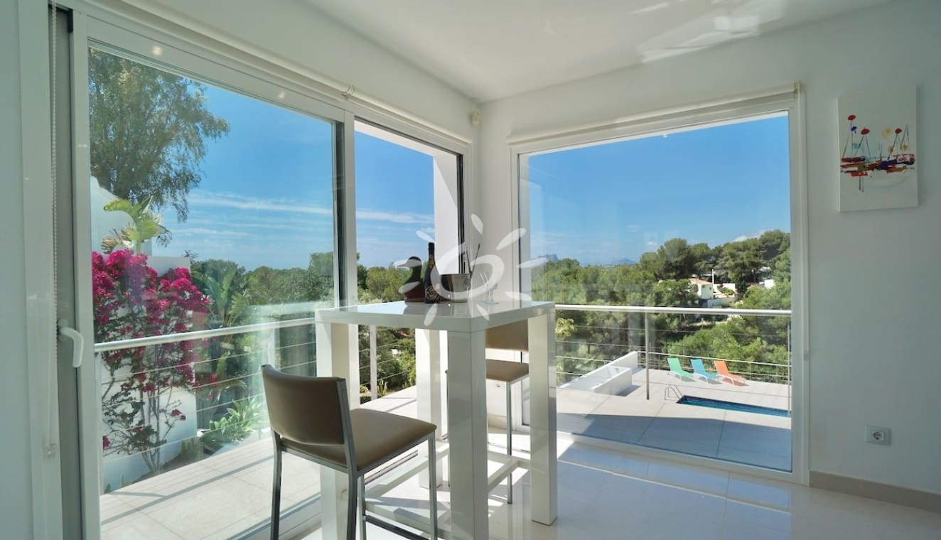 5 bedroom Villa for sale in Moraira with pool - € 2,390,000 (Ref: 9858428)