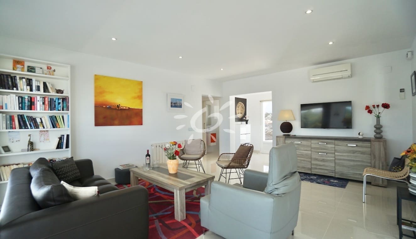 5 bedroom Villa for sale in Moraira with pool - € 2,390,000 (Ref: 9858428)