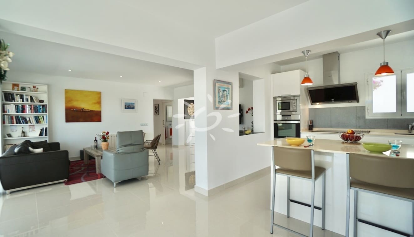 5 bedroom Villa for sale in Moraira with pool - € 2,390,000 (Ref: 9858428)