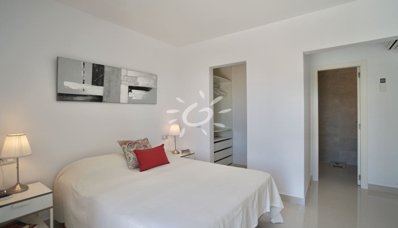 5 bedroom Villa for sale in Moraira with pool - € 2,390,000 (Ref: 9858428)