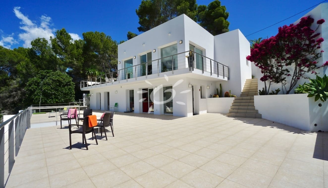 5 bedroom Villa for sale in Moraira with pool - € 2,390,000 (Ref: 9858428)