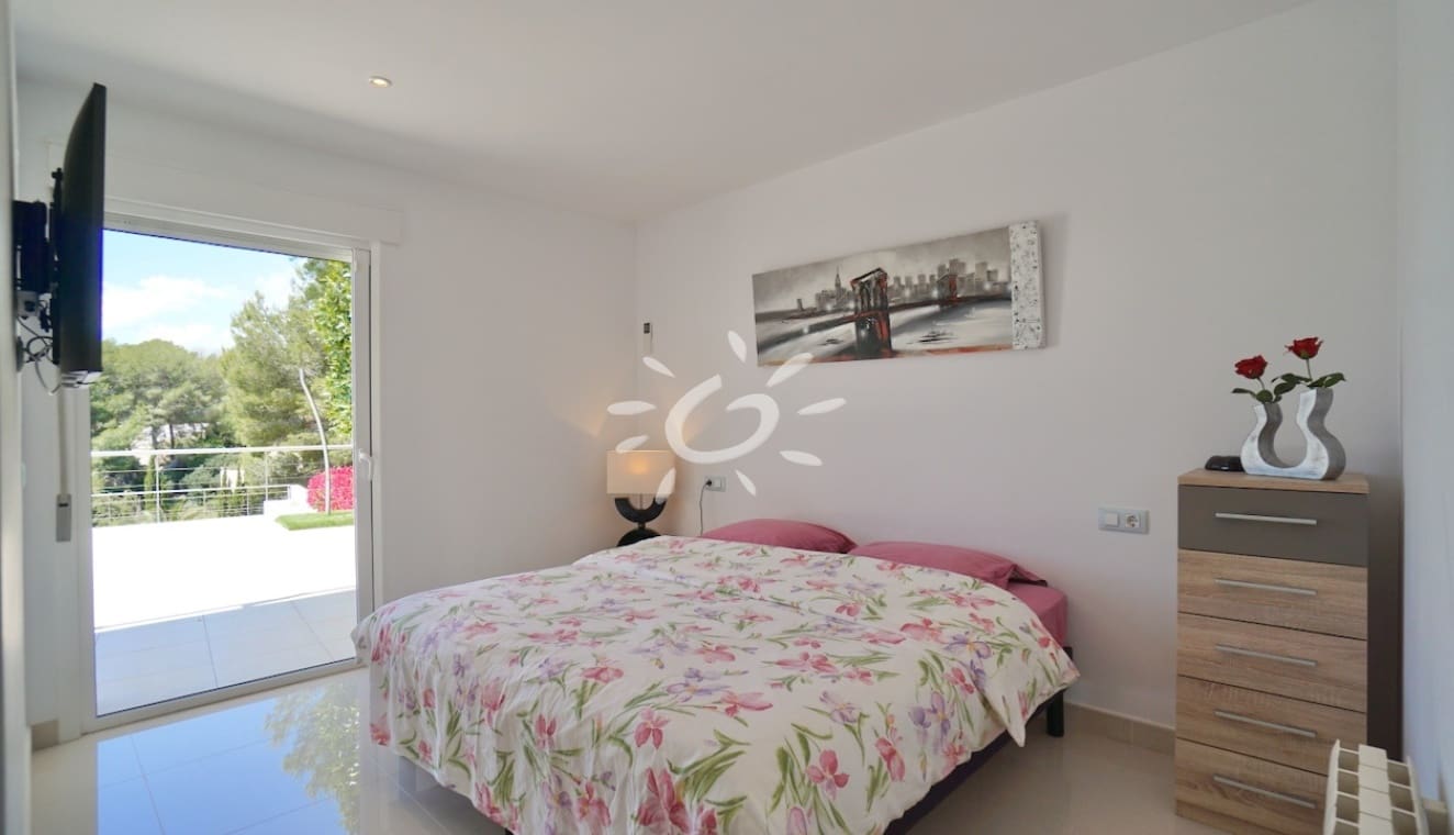 5 bedroom Villa for sale in Moraira with pool - € 2,390,000 (Ref: 9858428)