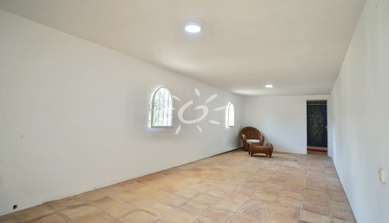 5 bedroom Villa for sale in Moraira with pool - € 2,390,000 (Ref: 9858428)