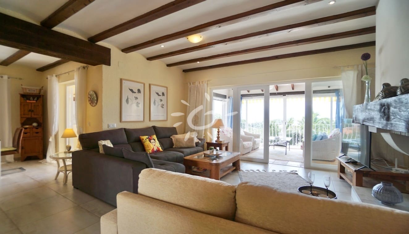 3 bedroom Villa for sale in Moraira with pool garage - € 1,050,000 (Ref: 9858864)