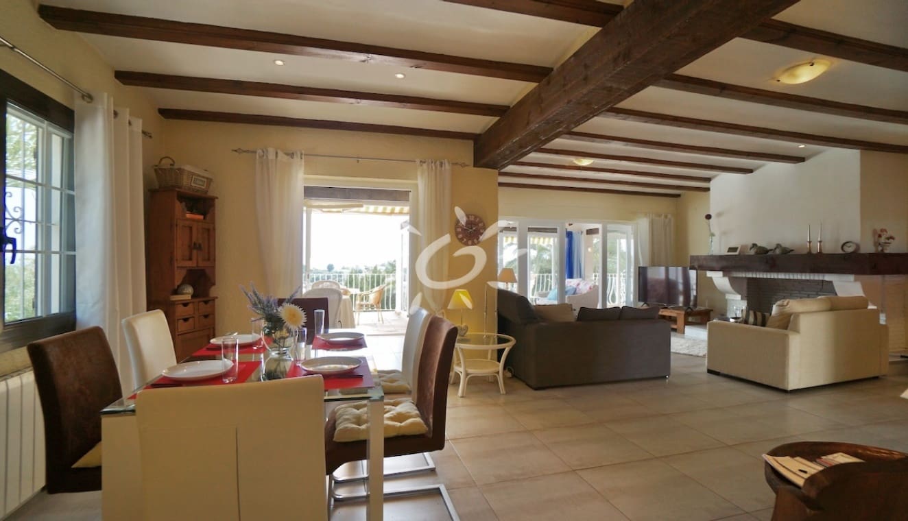 3 bedroom Villa for sale in Moraira with pool garage - € 1,050,000 (Ref: 9858864)