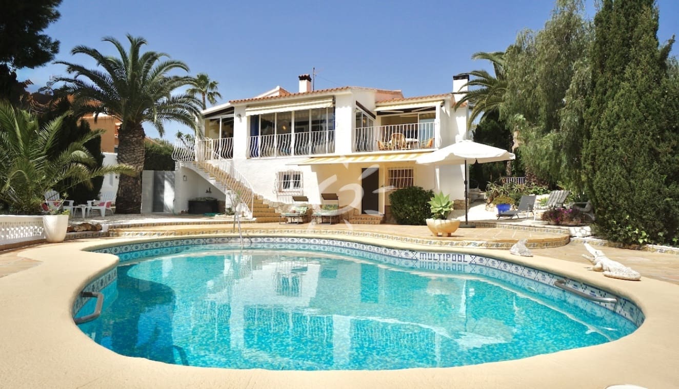 3 bedroom Villa for sale in Moraira with pool garage - € 1,050,000 (Ref: 9858864)