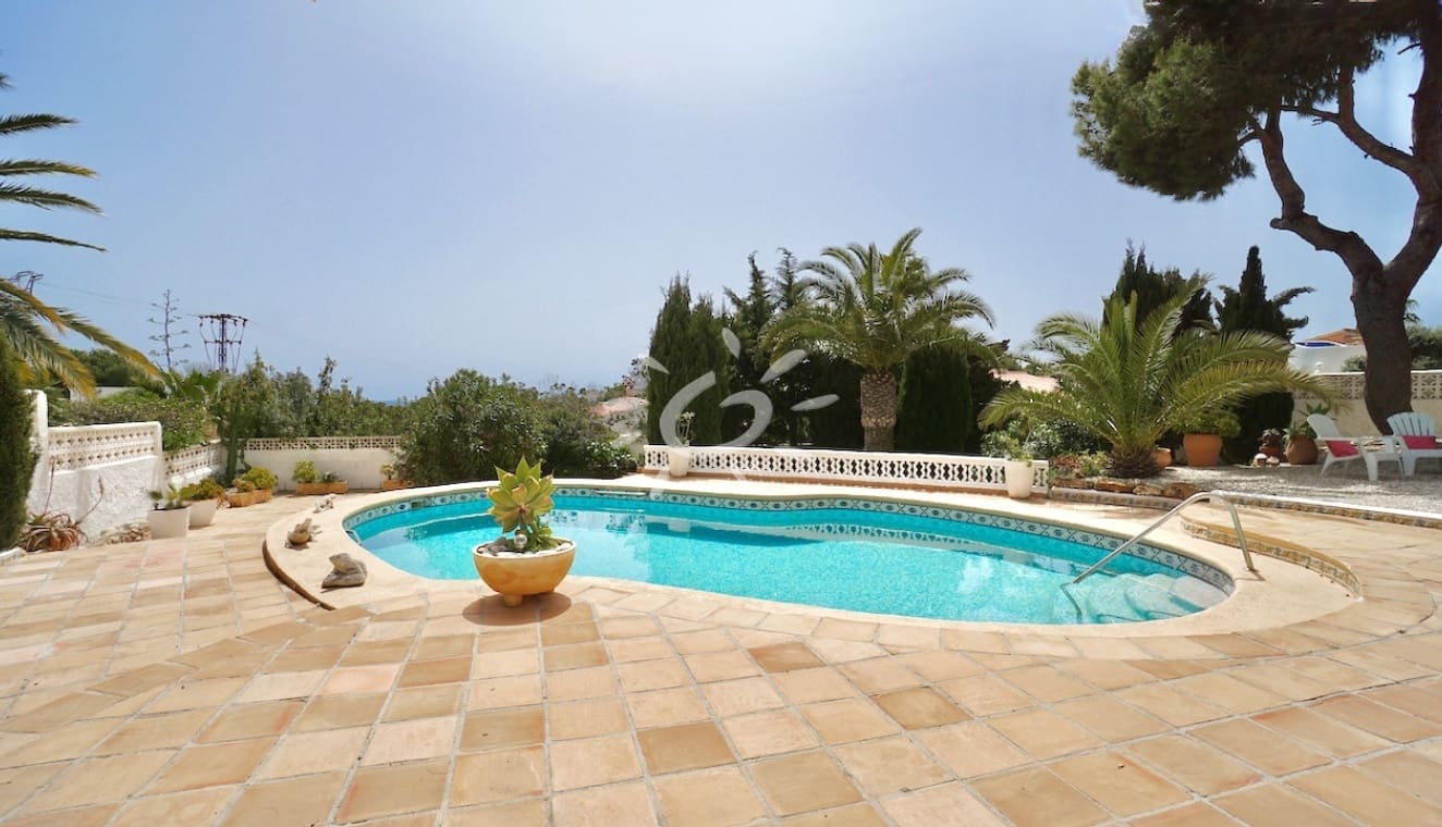 3 bedroom Villa for sale in Moraira with pool garage - € 1,050,000 (Ref: 9858864)