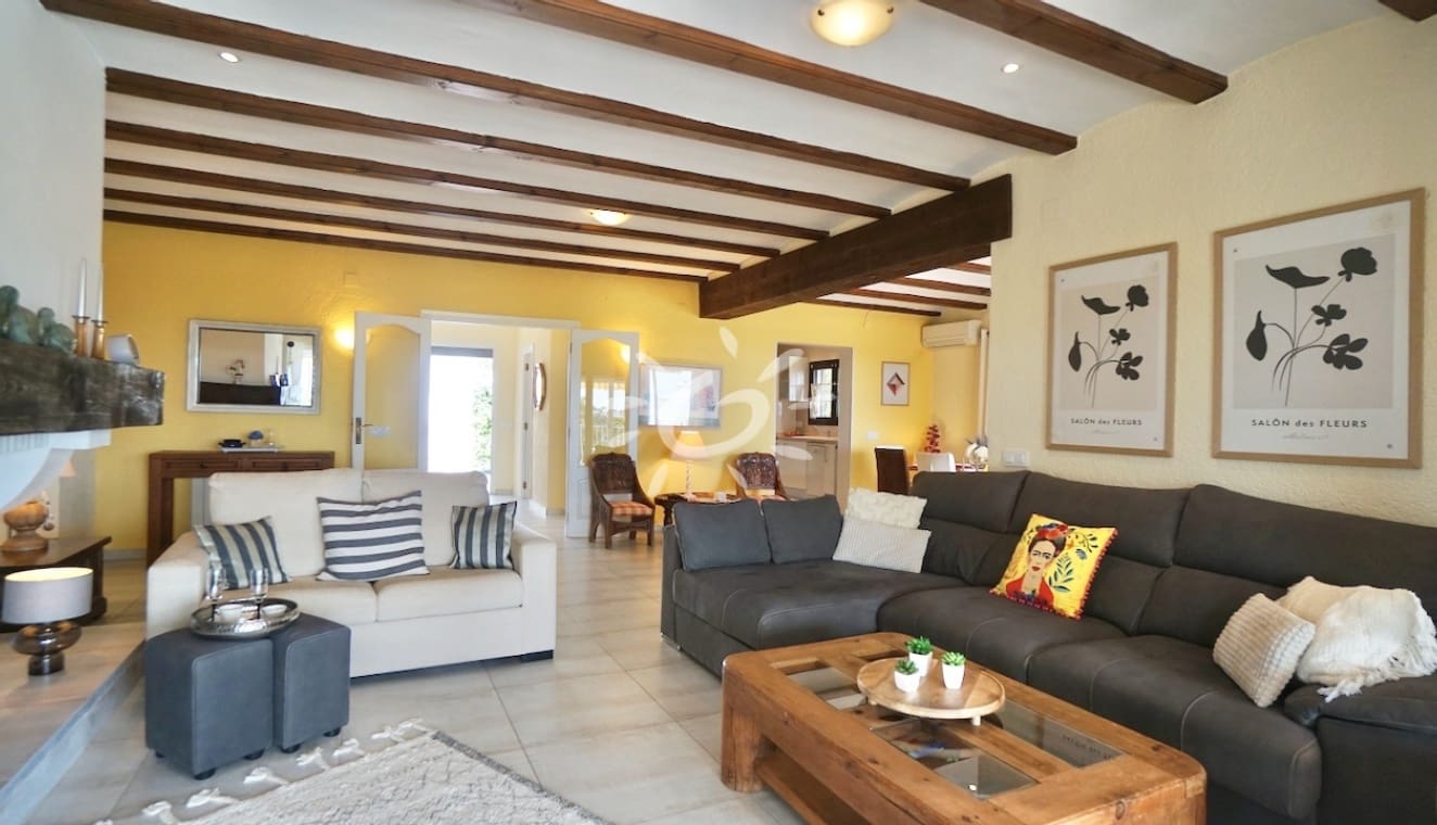 3 bedroom Villa for sale in Moraira with pool garage - € 1,050,000 (Ref: 9858864)