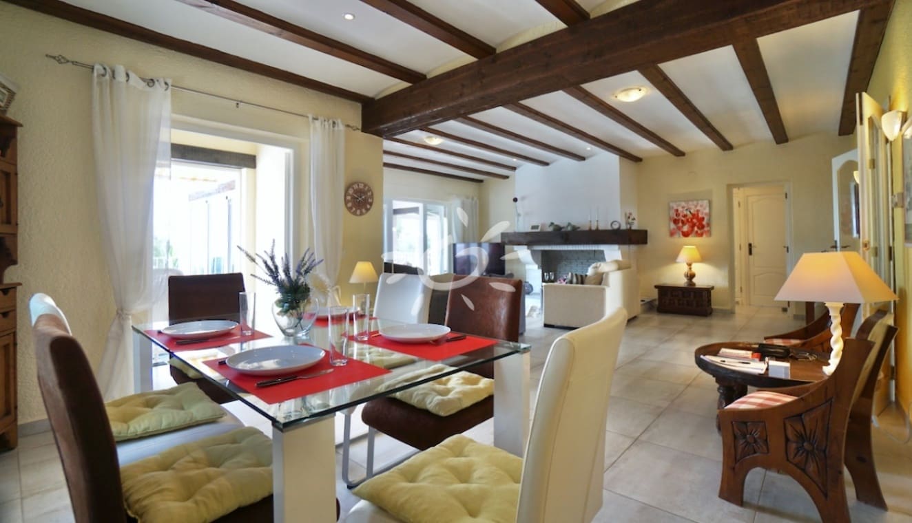 3 bedroom Villa for sale in Moraira with pool garage - € 1,050,000 (Ref: 9858864)