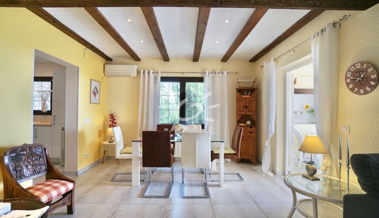 3 bedroom Villa for sale in Moraira with pool garage - € 1,050,000 (Ref: 9858864)