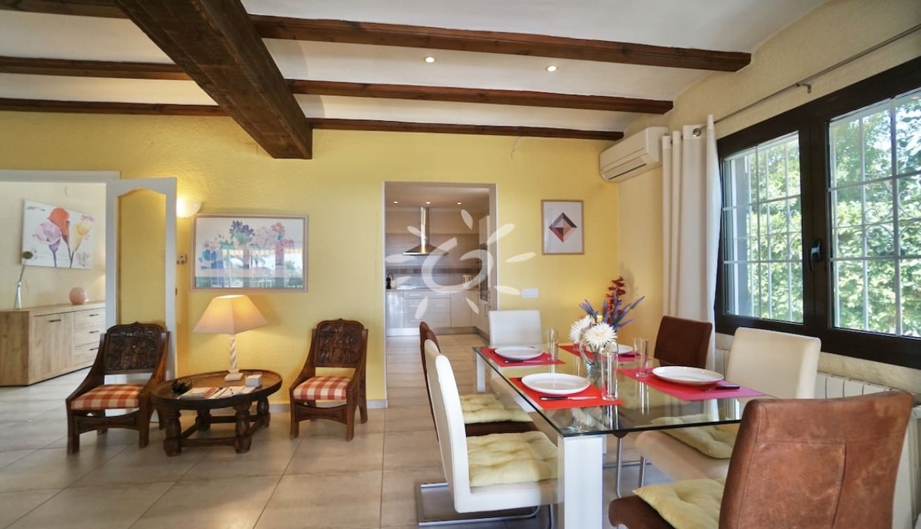 3 bedroom Villa for sale in Moraira with pool garage - € 1,050,000 (Ref: 9858864)