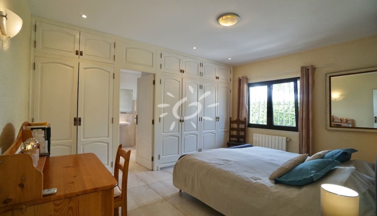 3 bedroom Villa for sale in Moraira with pool garage - € 1,050,000 (Ref: 9858864)