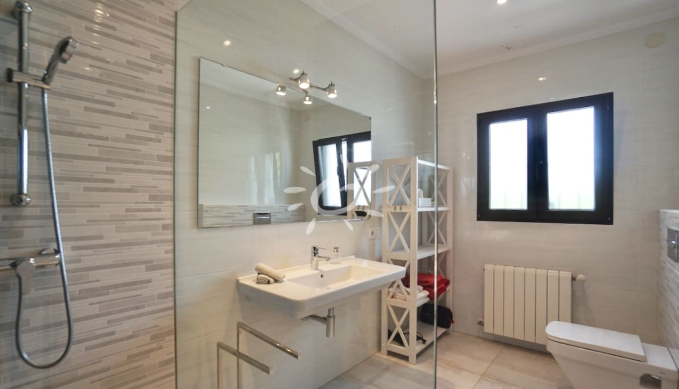 3 bedroom Villa for sale in Moraira with pool garage - € 1,050,000 (Ref: 9858864)