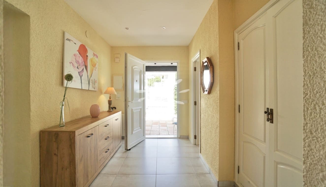 3 bedroom Villa for sale in Moraira with pool garage - € 1,050,000 (Ref: 9858864)