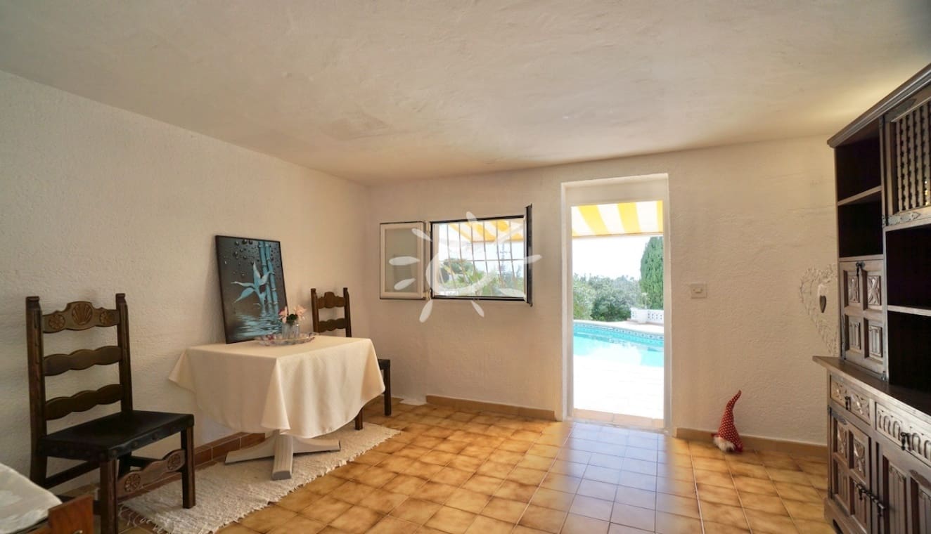 3 bedroom Villa for sale in Moraira with pool garage - € 1,050,000 (Ref: 9858864)