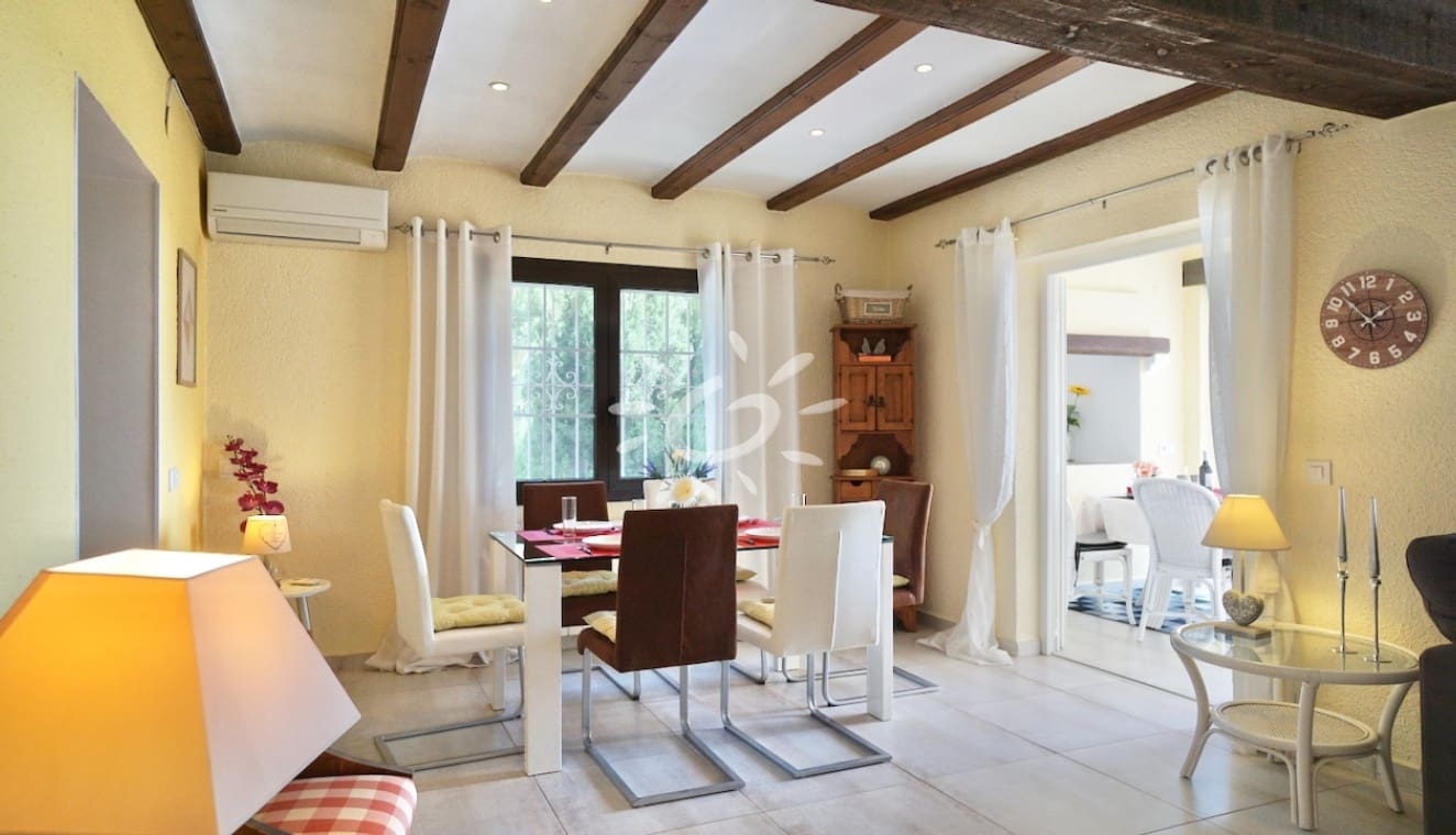3 bedroom Villa for sale in Moraira with pool garage - € 1,050,000 (Ref: 9858864)