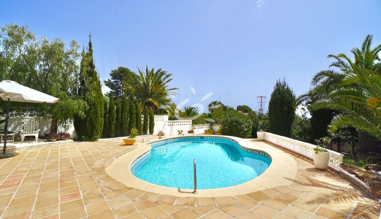 3 bedroom Villa for sale in Moraira with pool garage - € 1,050,000 (Ref: 9858864)