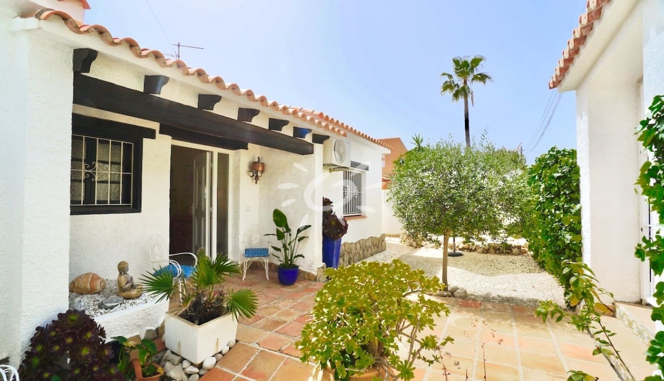 3 bedroom Villa for sale in Moraira with pool garage - € 1,050,000 (Ref: 9858864)