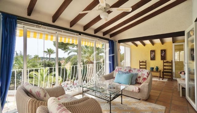 3 soverom Villa til salgs i Moraira, Teulada-Moraira med svømmebasseng garasje - € 1 050 000 (Ref: 9858864)