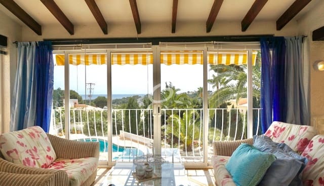 3 soverom Villa til salgs i Moraira, Teulada-Moraira med svømmebasseng garasje - € 1 050 000 (Ref: 9858864)