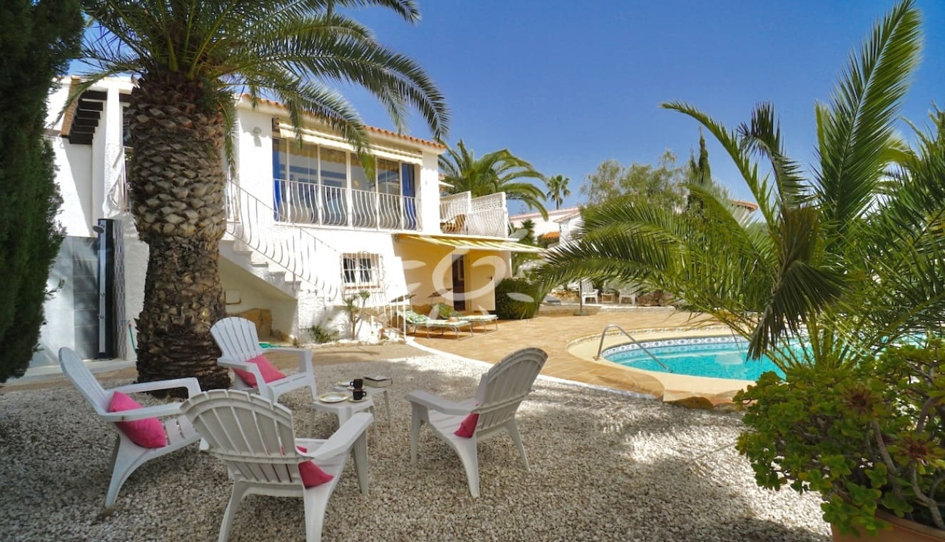 3 bedroom Villa for sale in Moraira with pool garage - € 1,050,000 (Ref: 9858864)