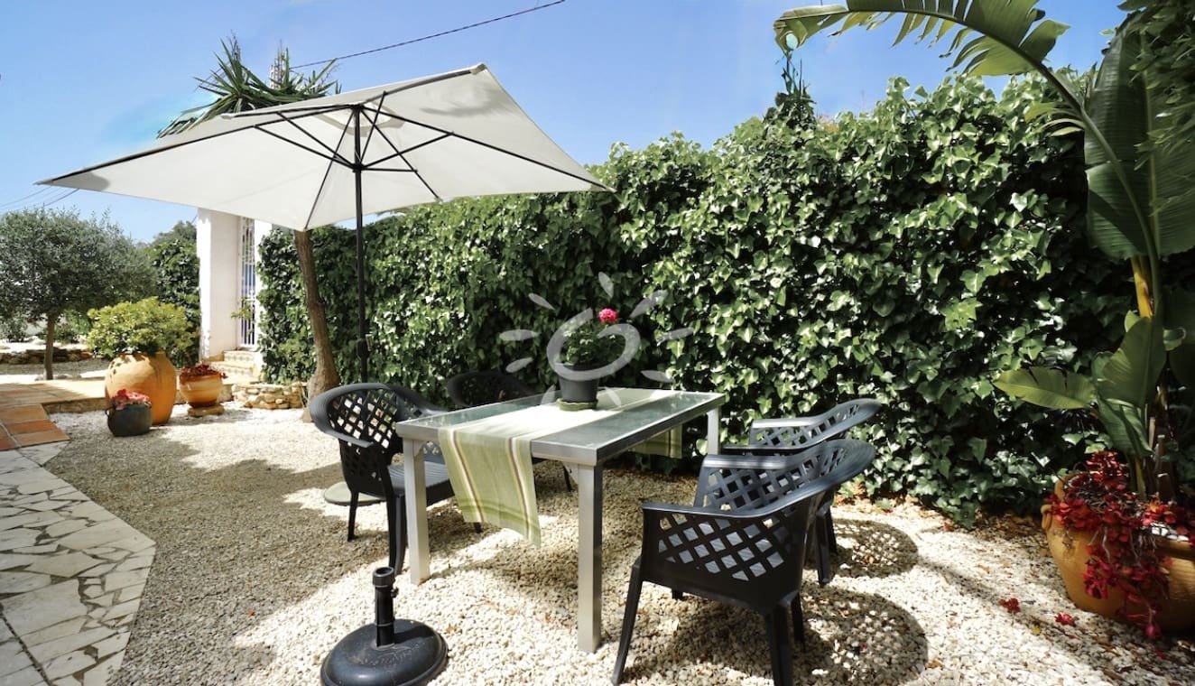3 bedroom Villa for sale in Moraira with pool garage - € 1,050,000 (Ref: 9858864)