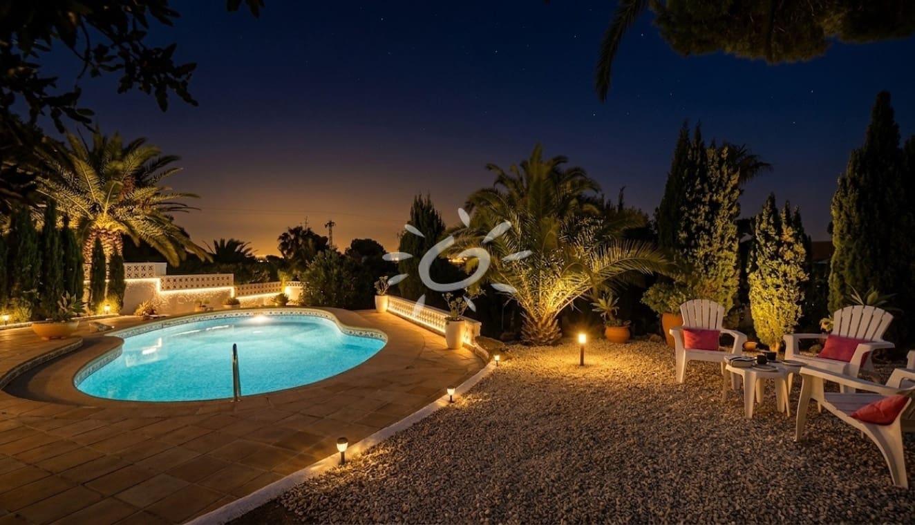3 bedroom Villa for sale in Moraira with pool garage - € 1,050,000 (Ref: 9858864)