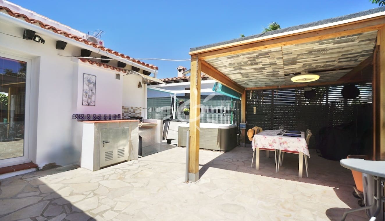 2 soveværelse Villa til salg i Moraira - € 435.000 (Ref: 9861247)