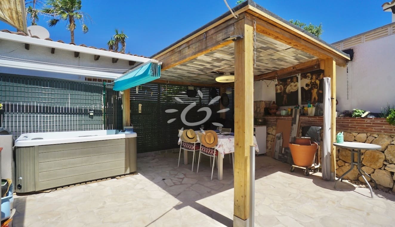 2 soveværelse Villa til salg i Moraira - € 435.000 (Ref: 9861247)