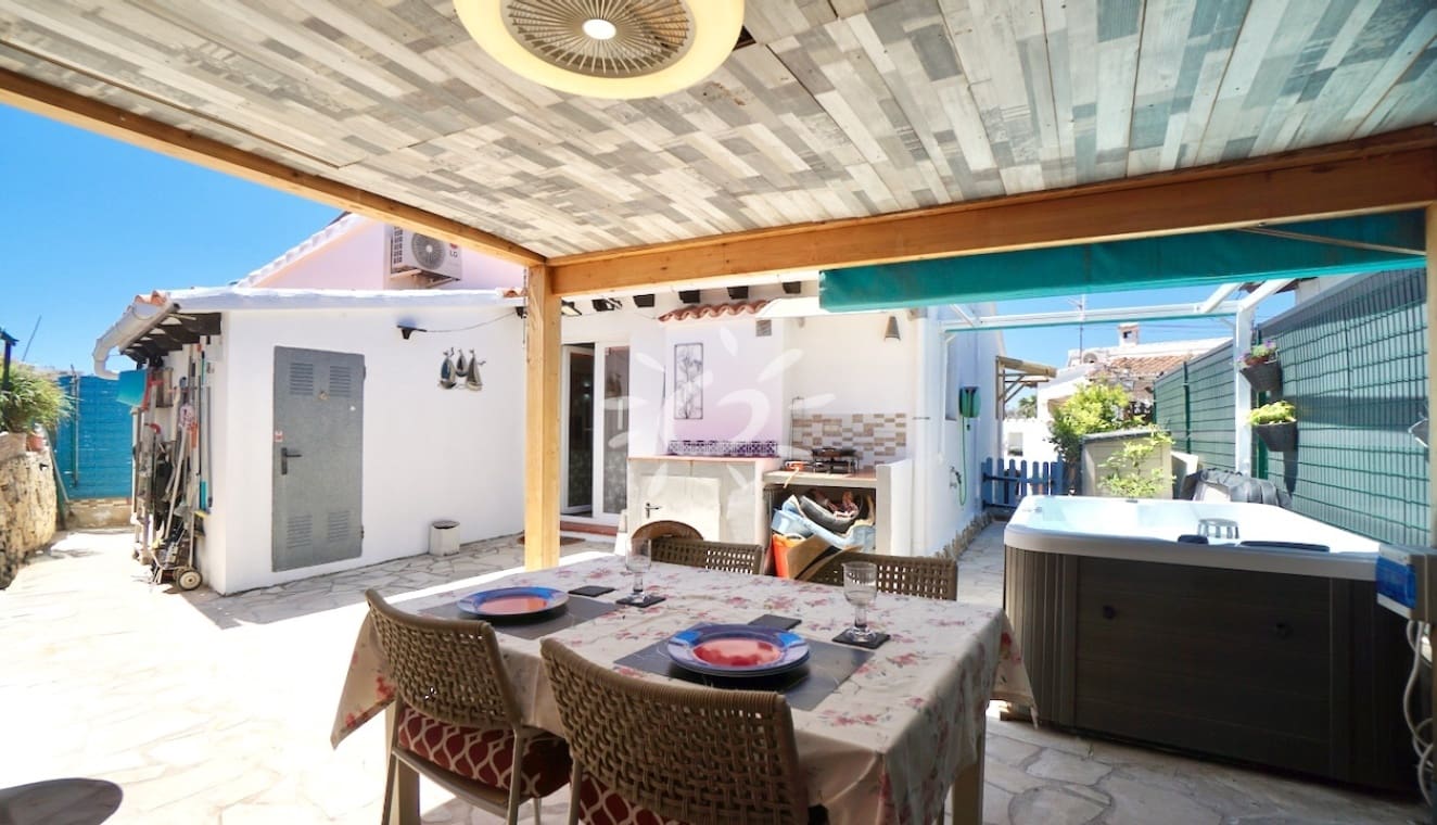 2 soveværelse Villa til salg i Moraira - € 435.000 (Ref: 9861247)