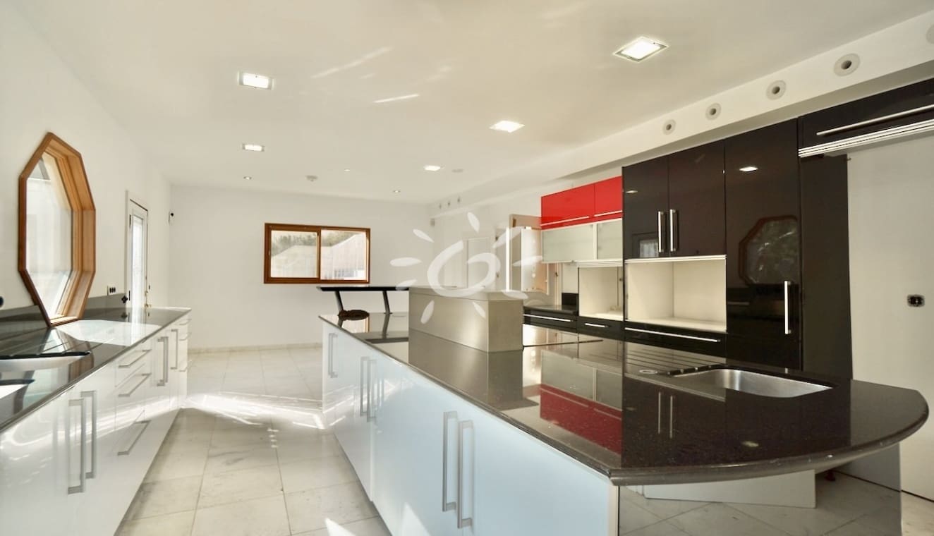 7 sypialnia Willa na sprzedaż w Benahavis z basenem garażem - 1 779 500 € (Ref: 9893070)