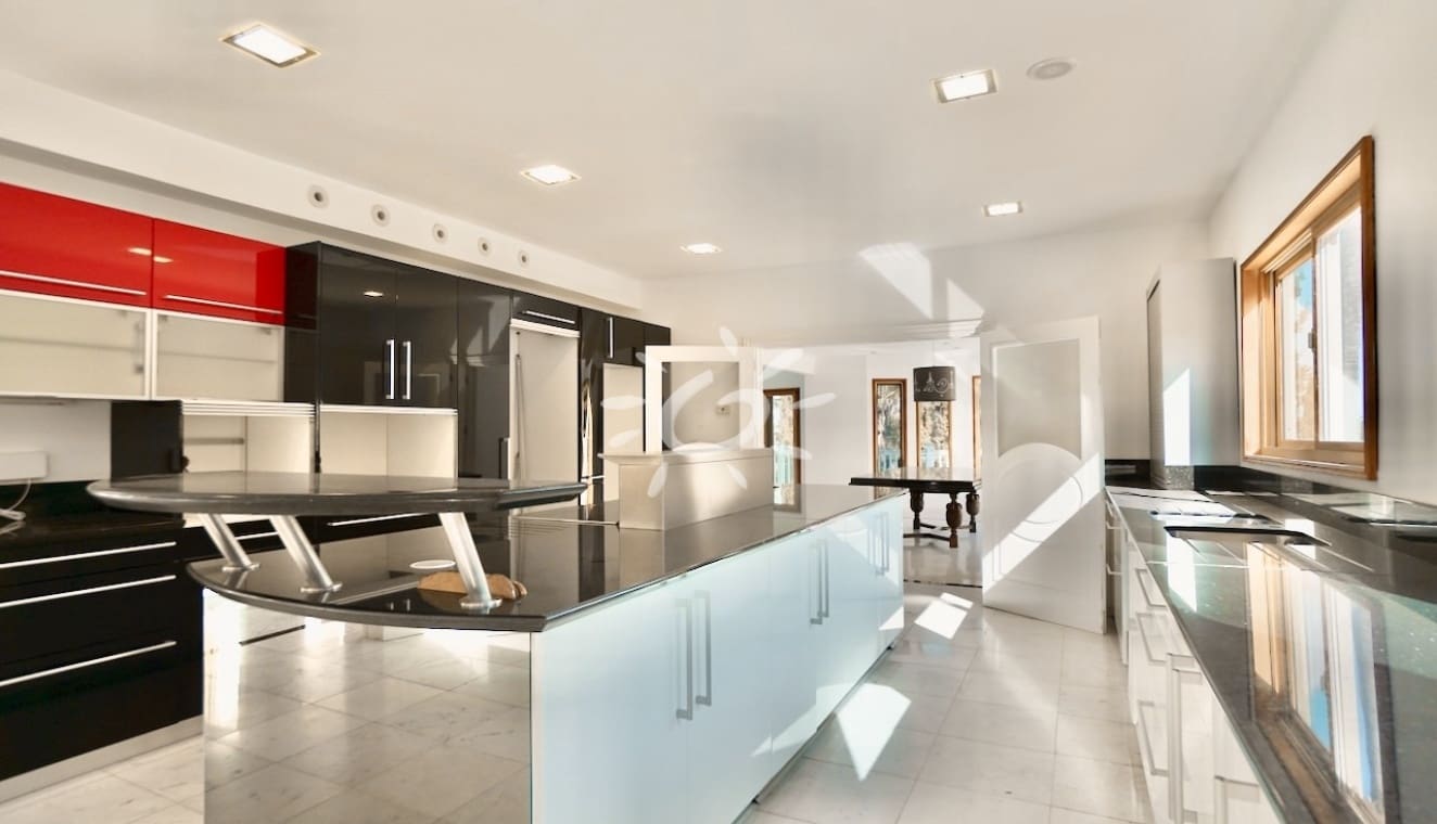 7 sypialnia Willa na sprzedaż w Benahavis z basenem garażem - 1 779 500 € (Ref: 9893070)