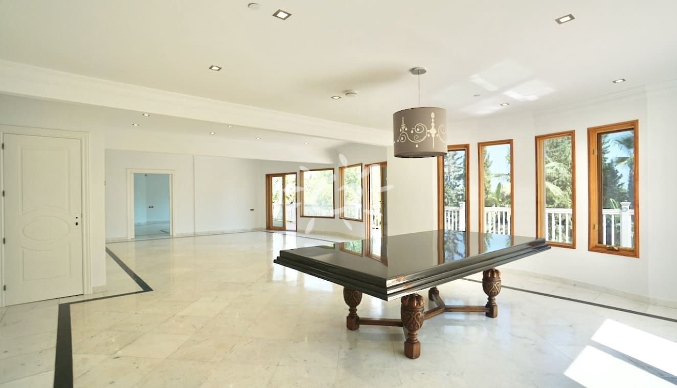 7 sypialnia Willa na sprzedaż w Benahavis z basenem garażem - 1 779 500 € (Ref: 9893070)