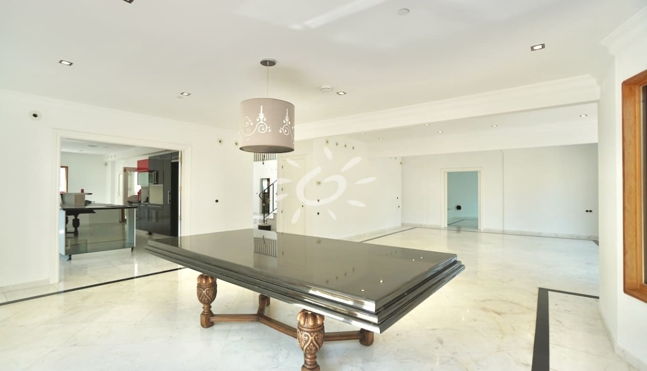 7 sypialnia Willa na sprzedaż w Benahavis z basenem garażem - 1 779 500 € (Ref: 9893070)