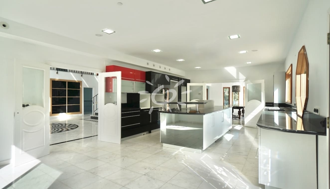 7 sypialnia Willa na sprzedaż w Benahavis z basenem garażem - 1 779 500 € (Ref: 9893070)