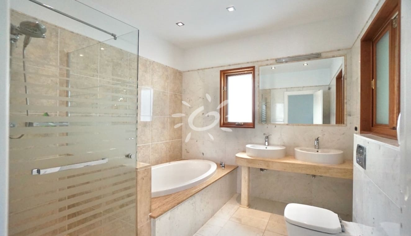 7 sypialnia Willa na sprzedaż w Benahavis z basenem garażem - 1 779 500 € (Ref: 9893070)