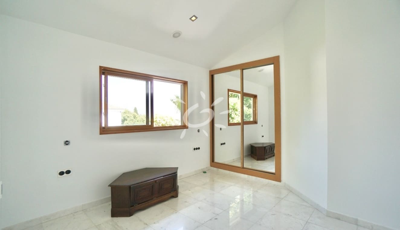 7 sypialnia Willa na sprzedaż w Benahavis z basenem garażem - 1 779 500 € (Ref: 9893070)