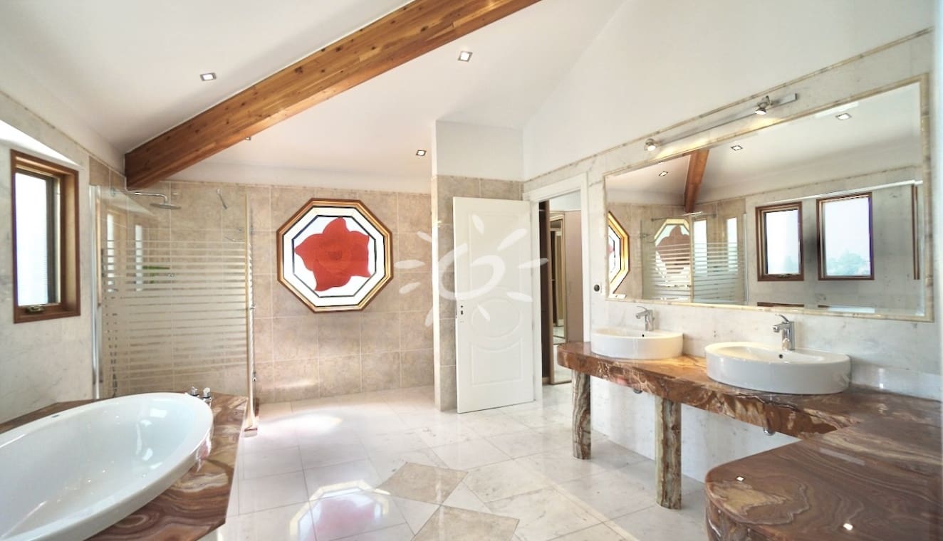 7 sypialnia Willa na sprzedaż w Benahavis z basenem garażem - 1 779 500 € (Ref: 9893070)