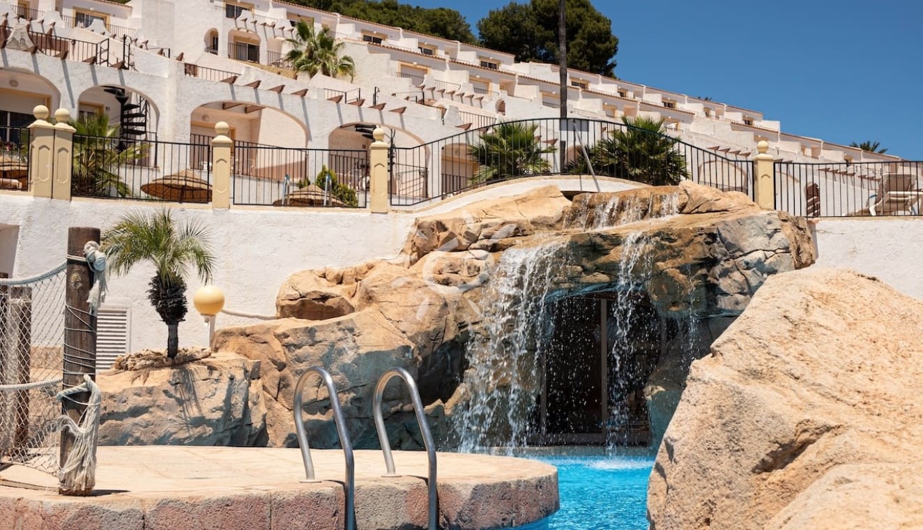 1 chambre Bungalow à vendre à Calpe / Calp avec piscine garage - 190 000 € (Ref: 9896892)