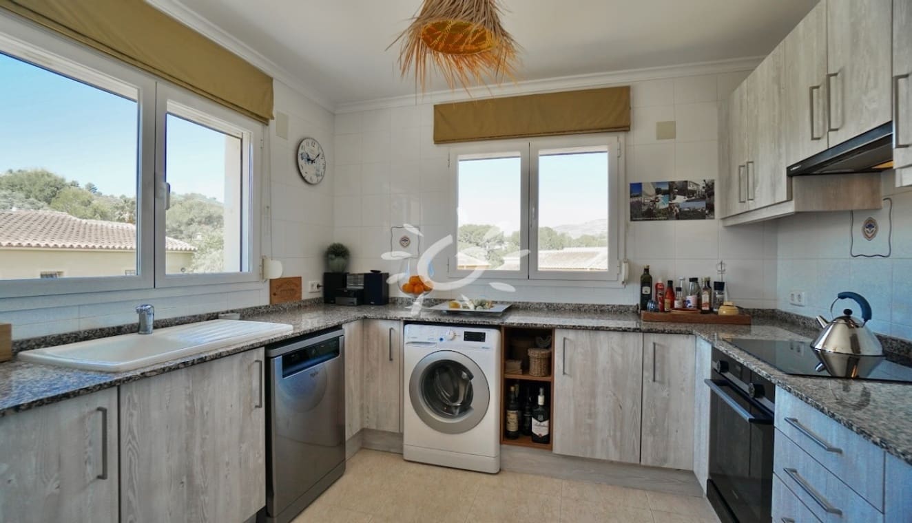 3 bedroom Villa for sale in Benitachell / Benitatxell with pool garage - € 669,000 (Ref: 9938989)