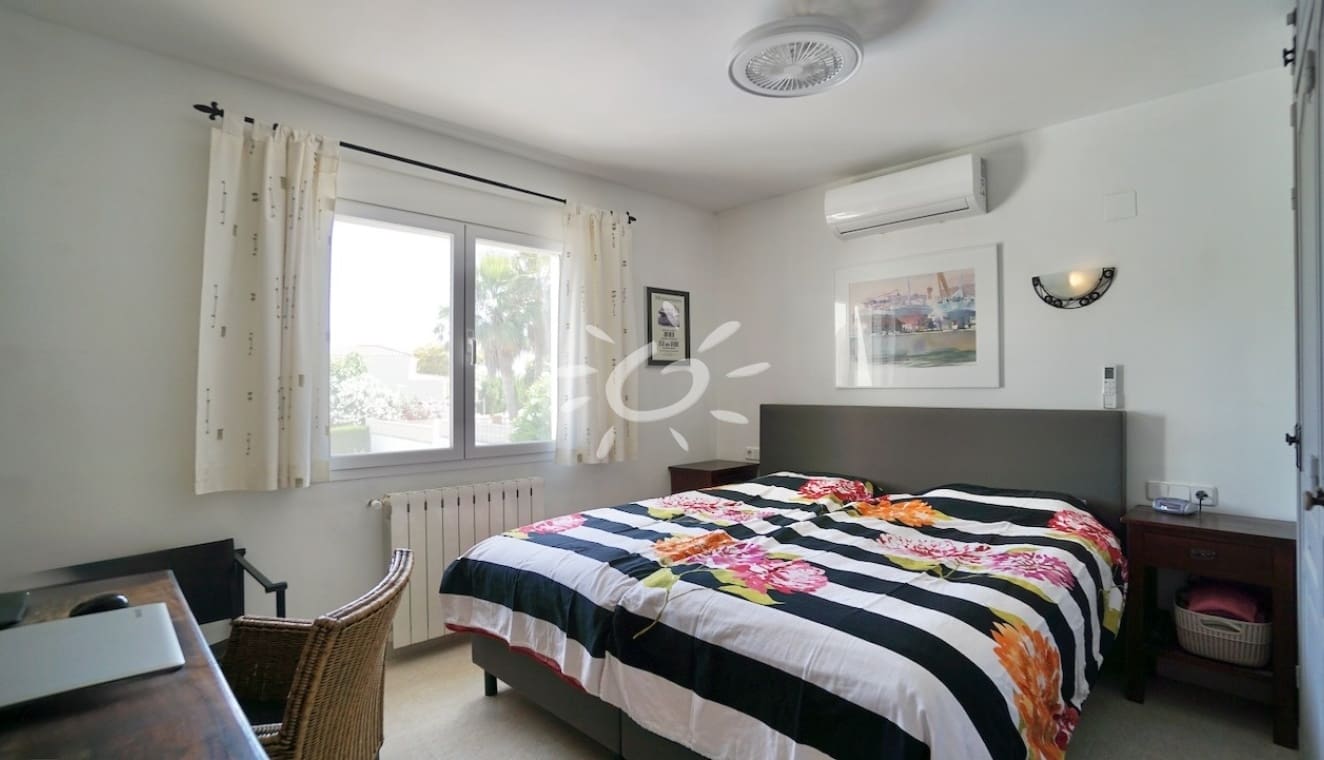 3 bedroom Villa for sale in Benitachell / Benitatxell with pool garage - € 669,000 (Ref: 9938989)