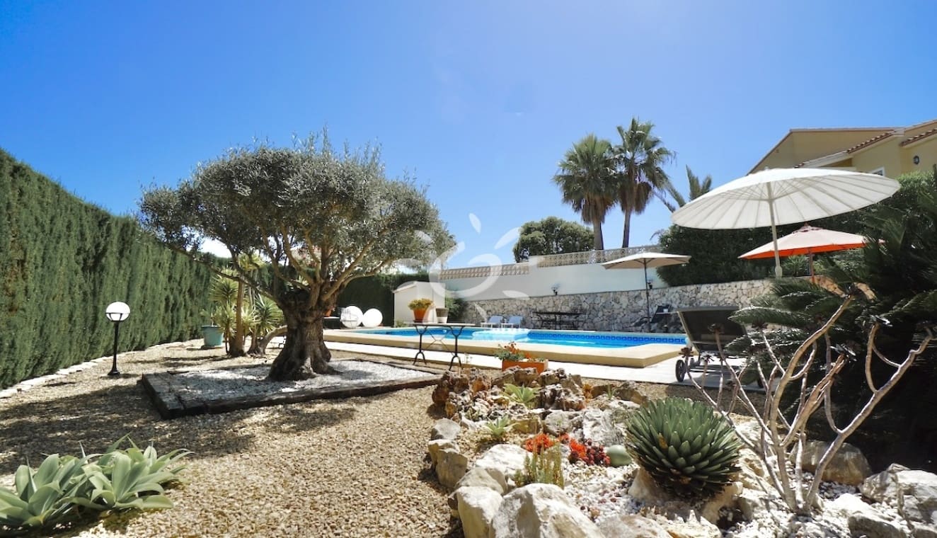 3 bedroom Villa for sale in Benitachell / Benitatxell with pool garage - € 669,000 (Ref: 9938989)