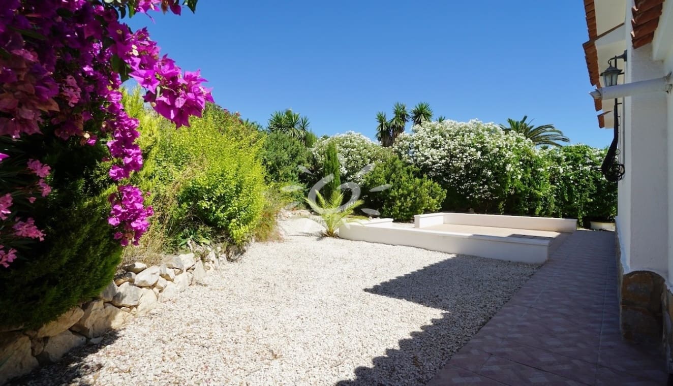 3 makuuhuone Huvila myytävänä paikassa Moraira mukana uima-altaan - 595 000 € (Ref: 9946573)