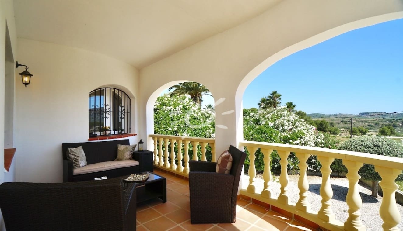 3 makuuhuone Huvila myytävänä paikassa Moraira mukana uima-altaan - 595 000 € (Ref: 9946573)
