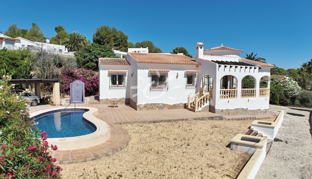 3 makuuhuone Huvila myytävänä paikassa Moraira mukana uima-altaan - 595 000 € (Ref: 9946573)