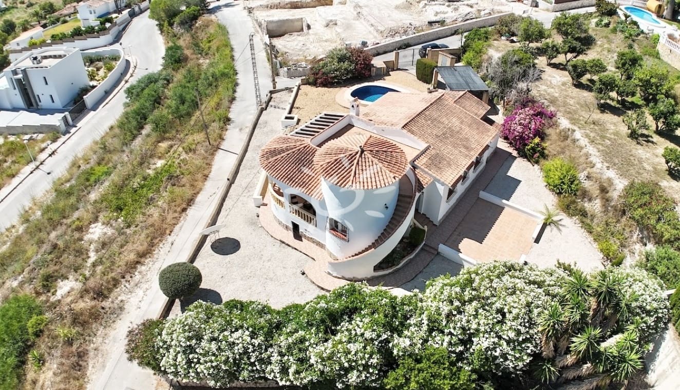 3 makuuhuone Huvila myytävänä paikassa Moraira mukana uima-altaan - 595 000 € (Ref: 9946573)