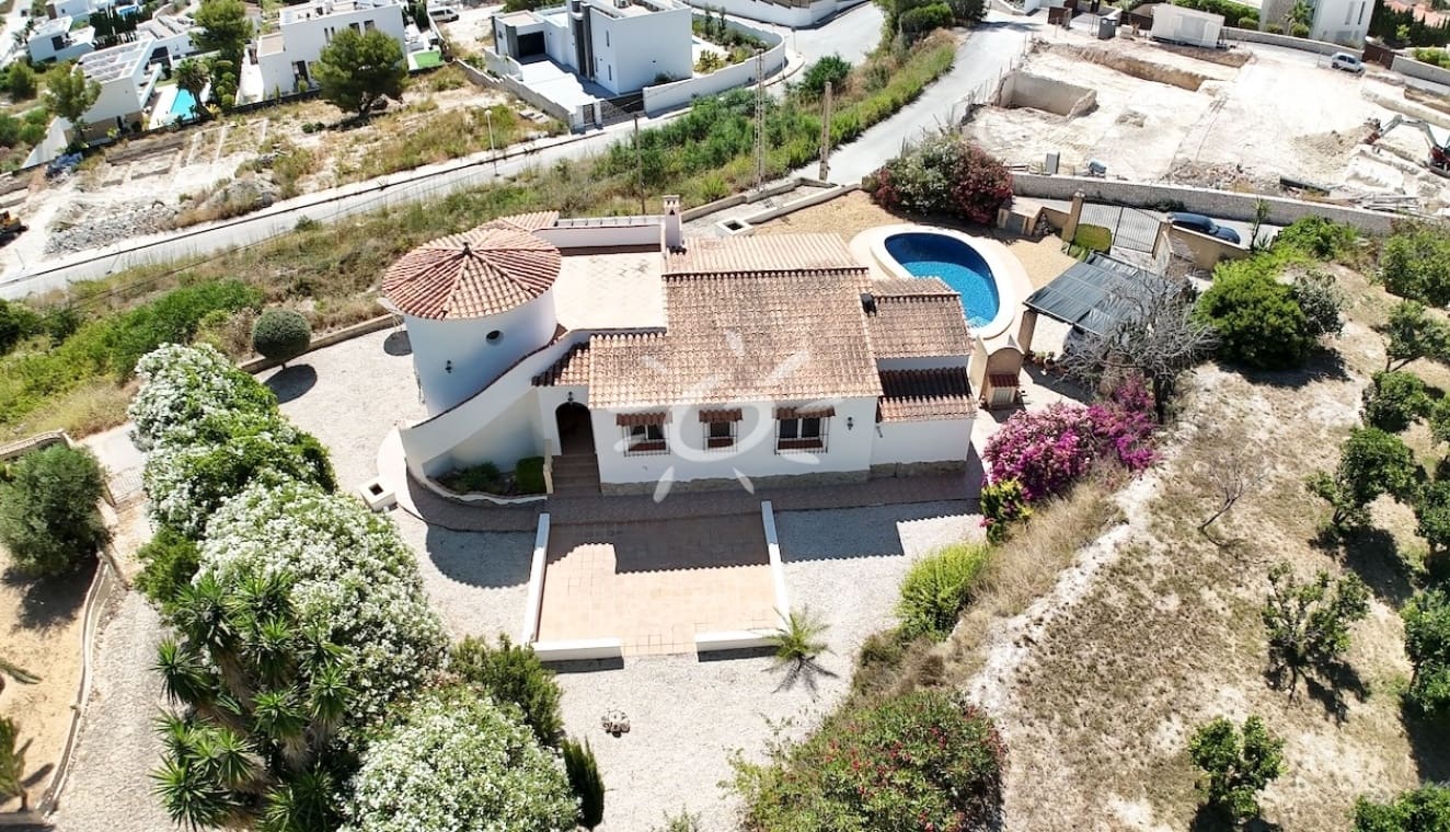 3 makuuhuone Huvila myytävänä paikassa Moraira mukana uima-altaan - 595 000 € (Ref: 9946573)
