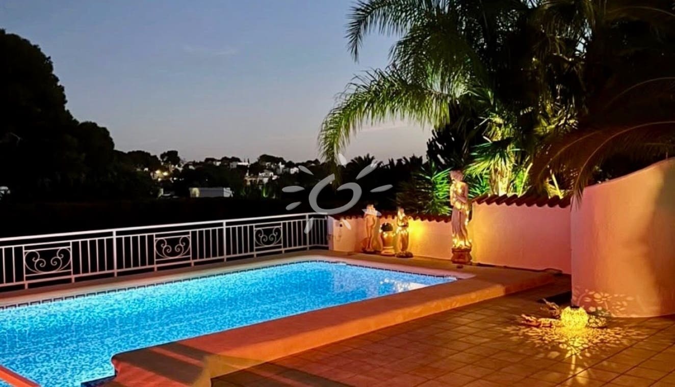 3 soverom Villa til salgs i Benissa med svømmebasseng garasje - € 795 000 (Ref: 9950732)